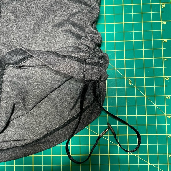 Side Pull Strings Tank (M) - Picture 7 of 11